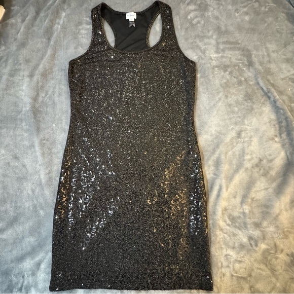 Dynamite dress

#1228 - Picture 2 of 7